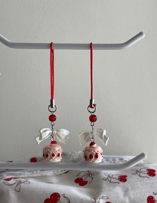 strawberry cake string