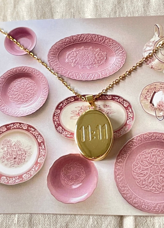 11:11 photo locket