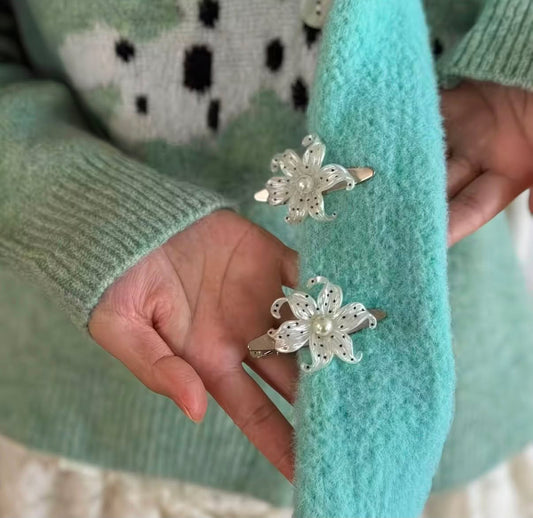 moonflower clip pair