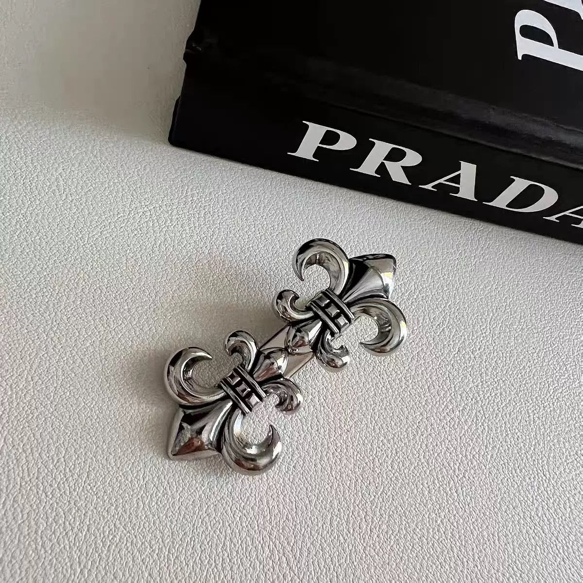 mandarin knot clip pair