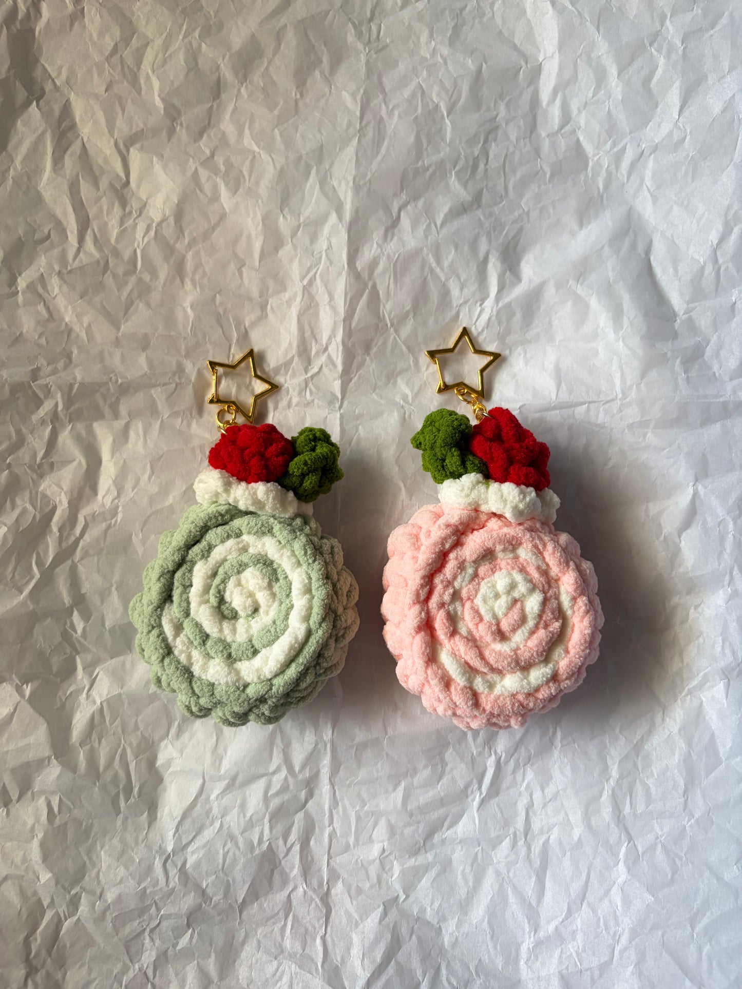 swiss roll crochet keychain