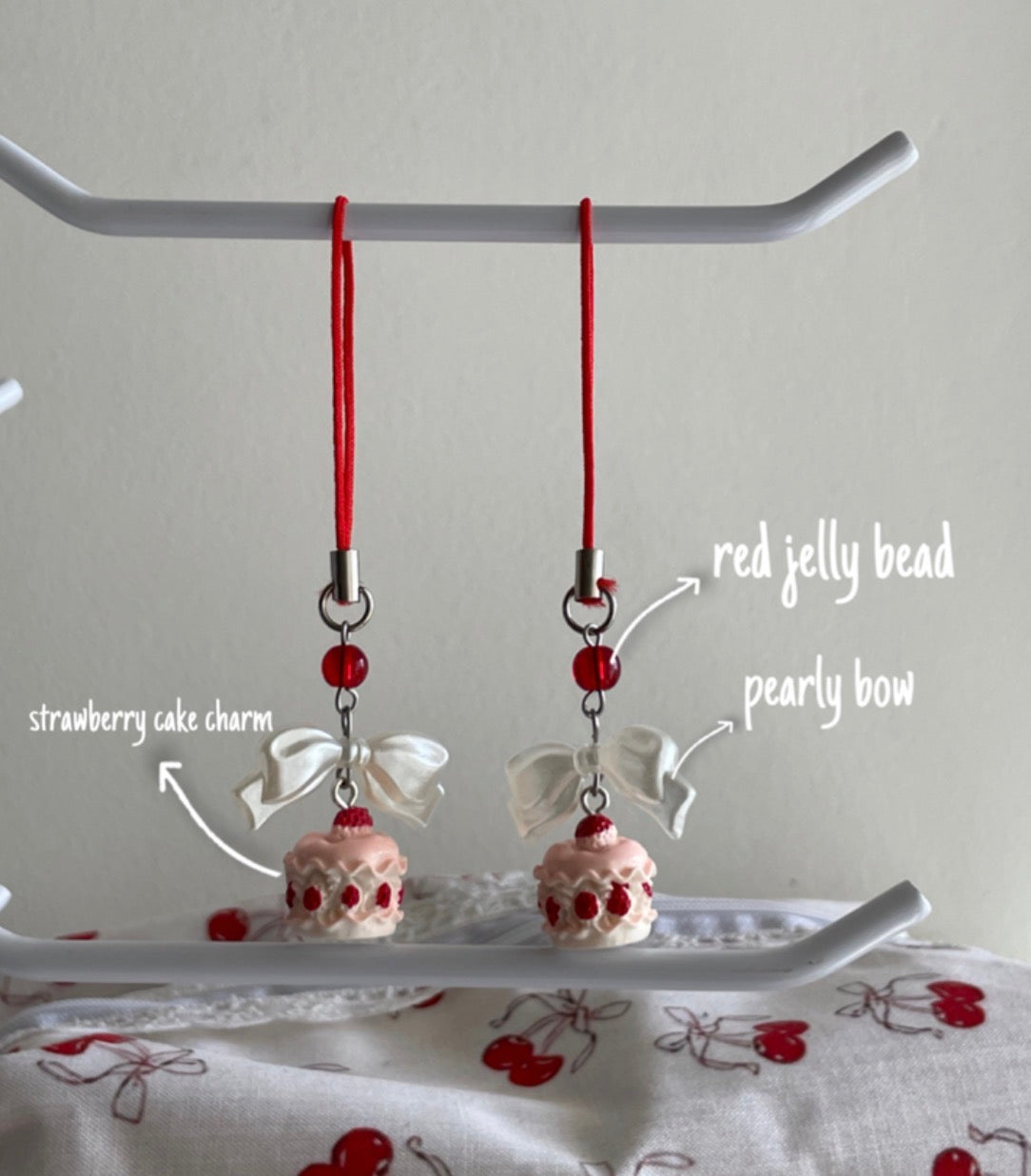 strawberry cake string